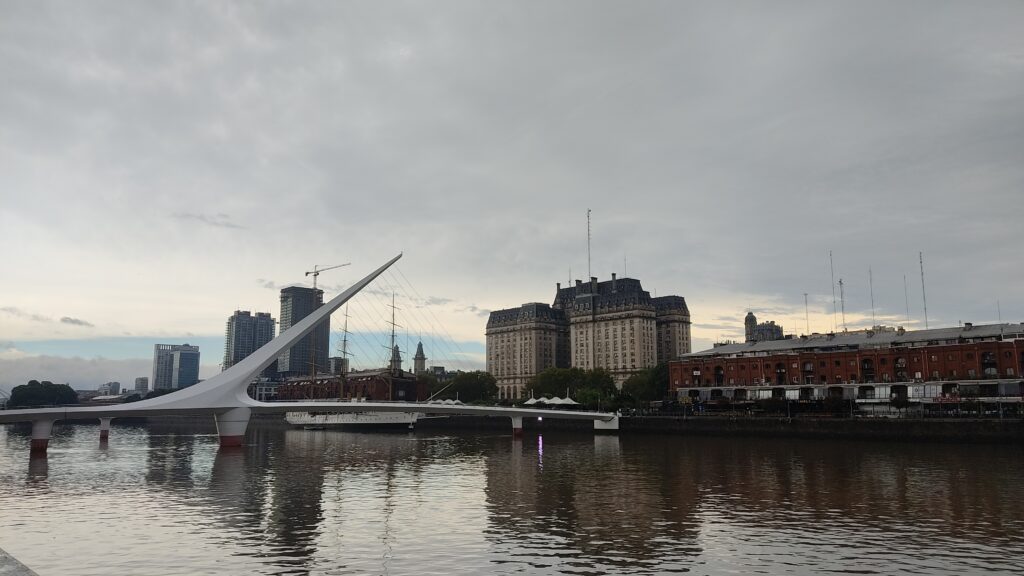 Woman's Bridge puente de la mujer puerto madero