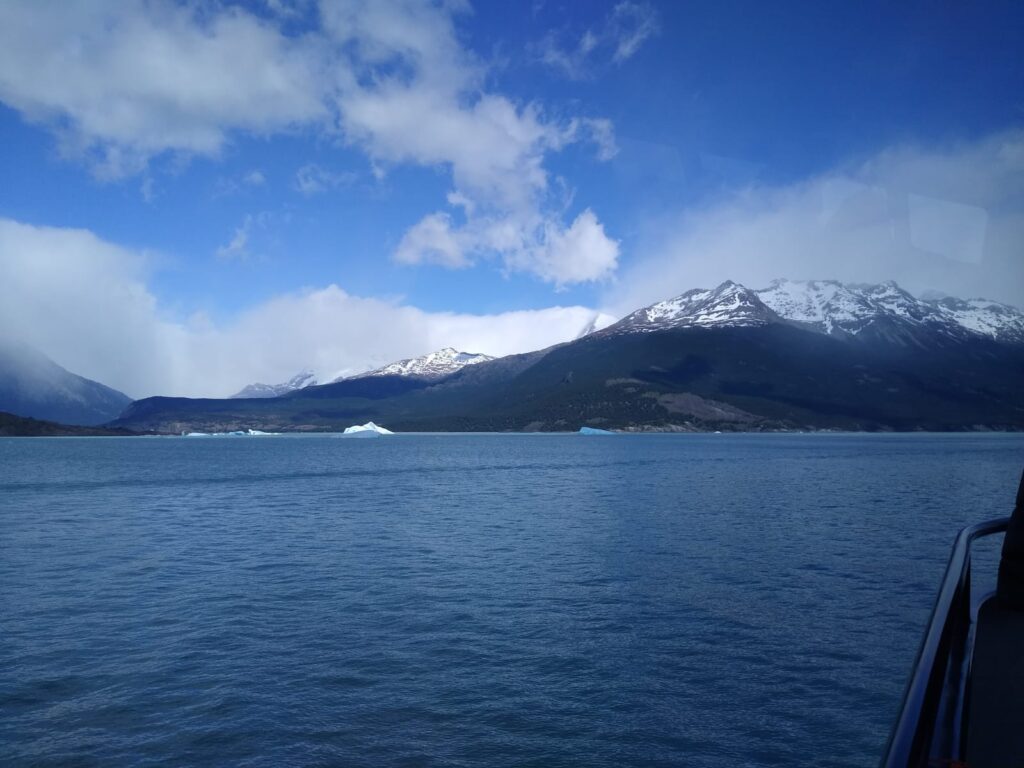 perito moreno glacier boat